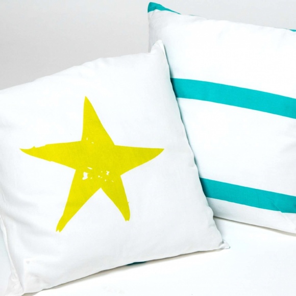 Organic Cotton STAR PILLOW - Picture 3 of 3